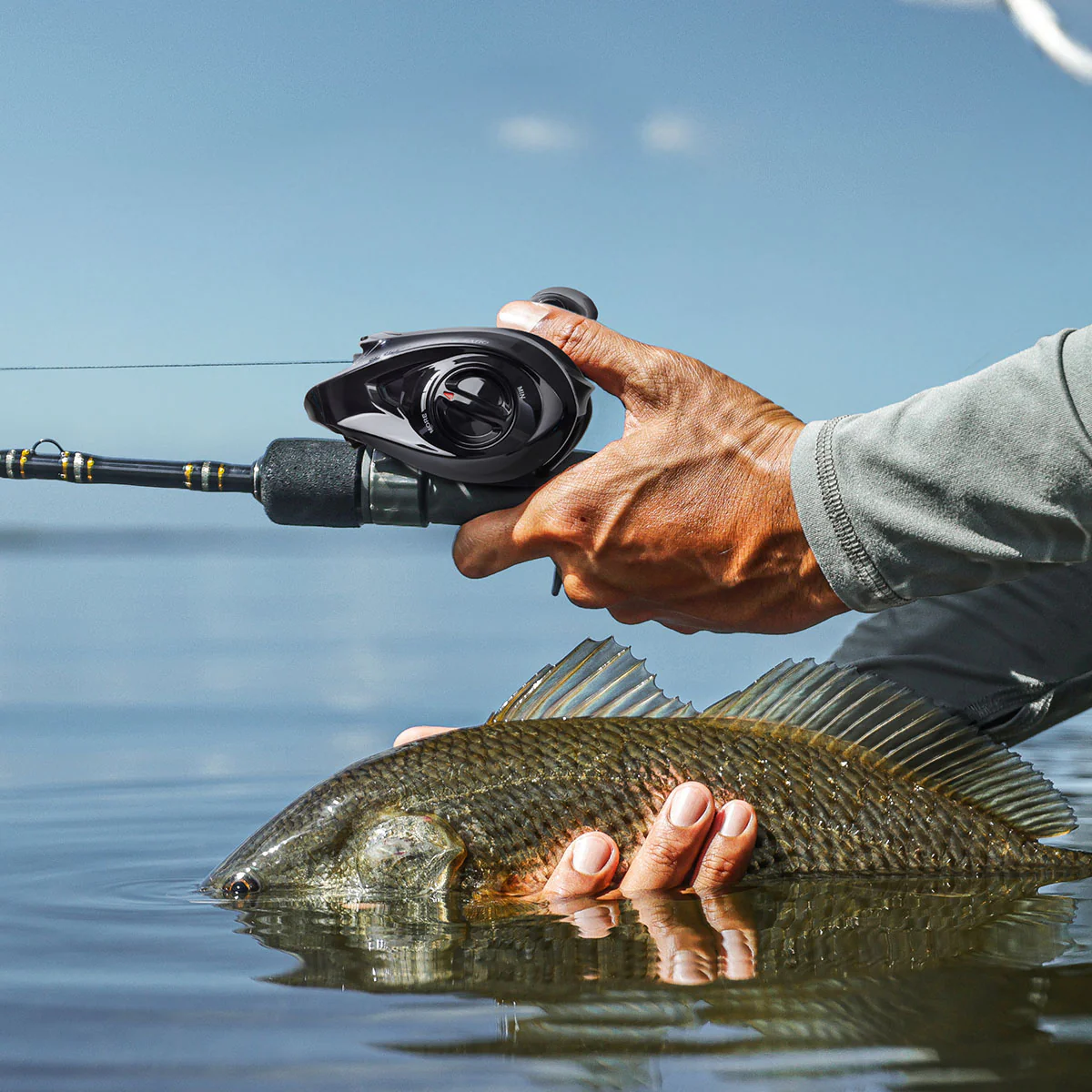 Piscifun® Lite Ultra Light Low Profile Baitcasting Reel with Black & Teal Baitcaster - Image 9